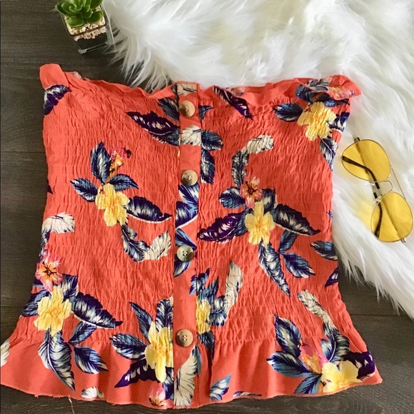 Style Envy Tops - ✨NWT✨ Style Envy strapless top✨
